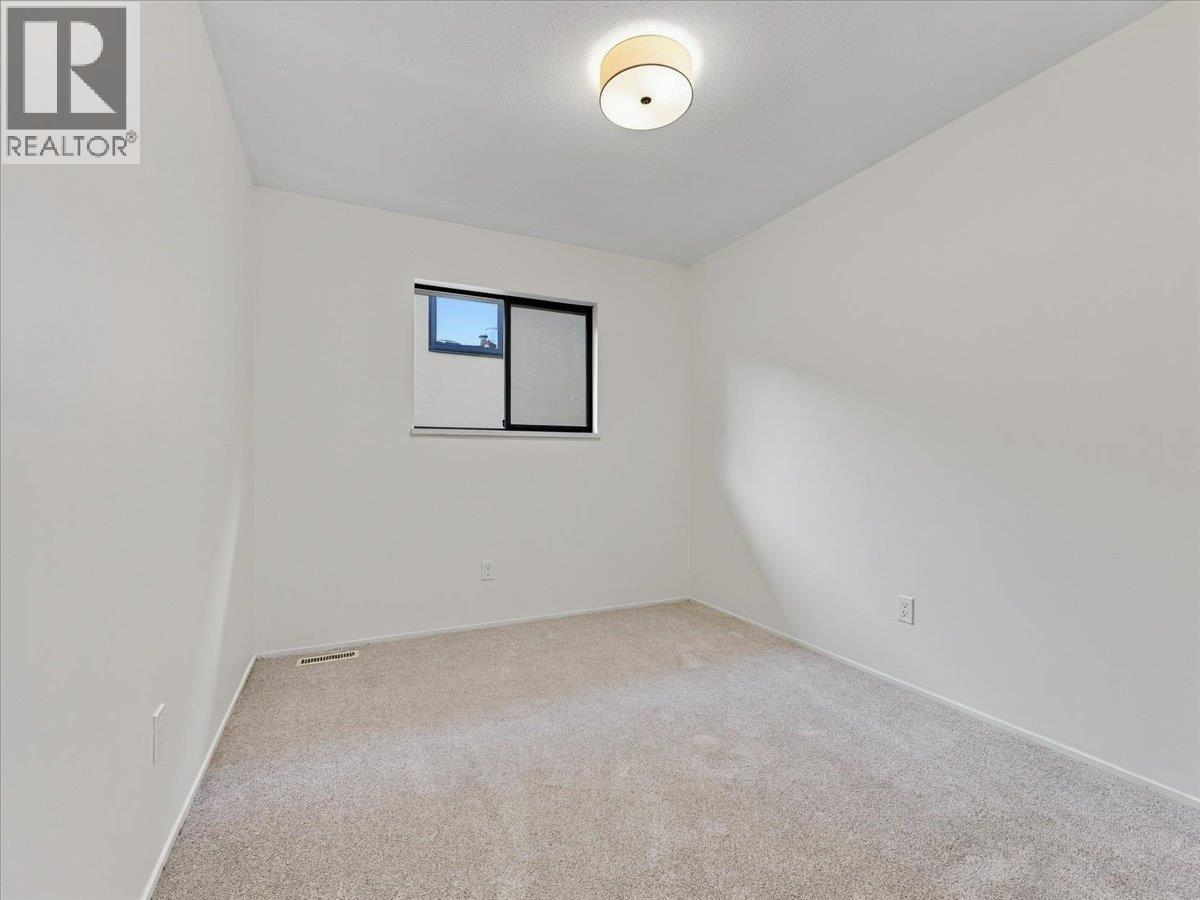 Photo of 240 E 18TH STREET 18