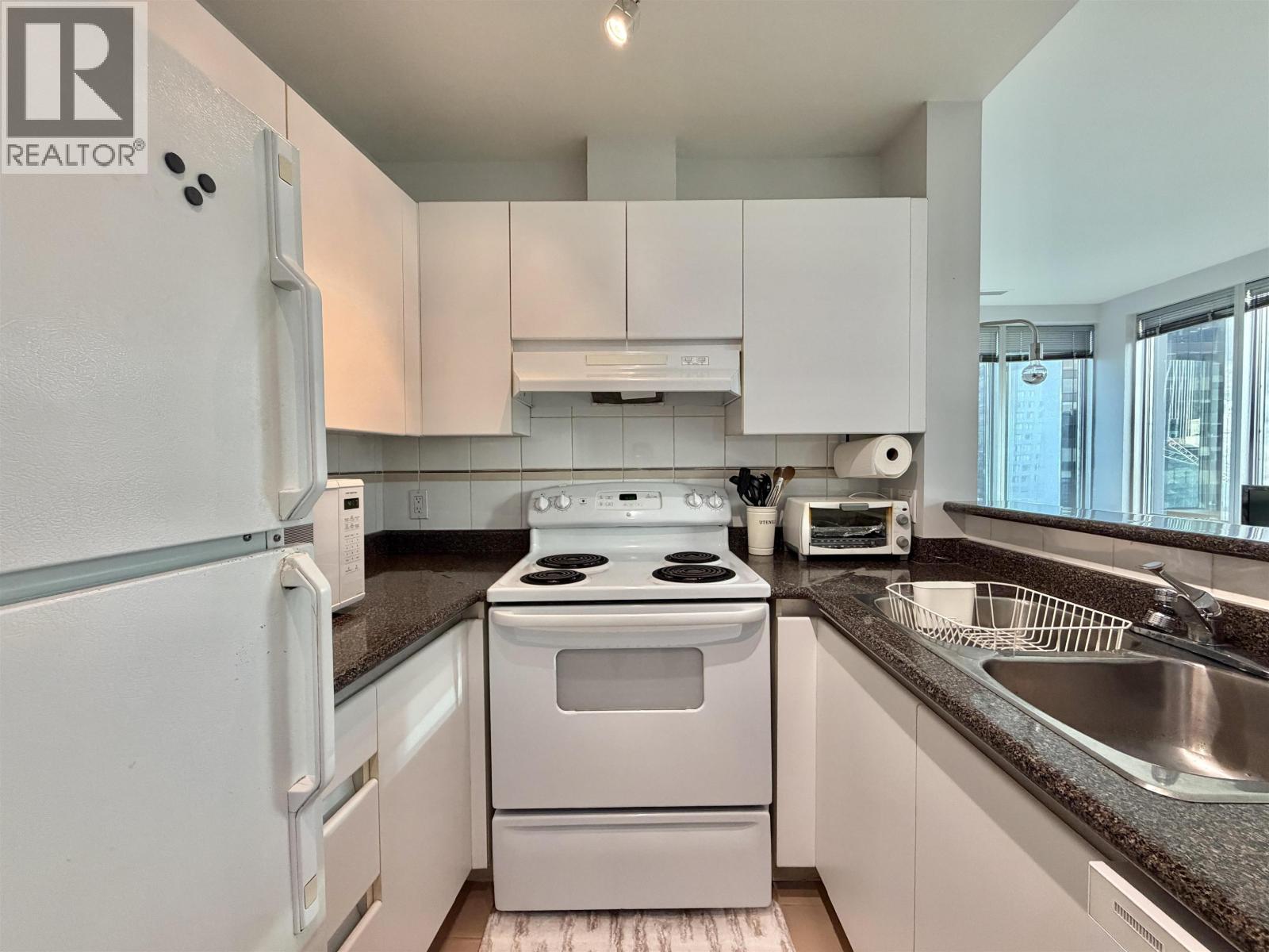 501 989 NELSON STREET, Vancouver - Image 1
