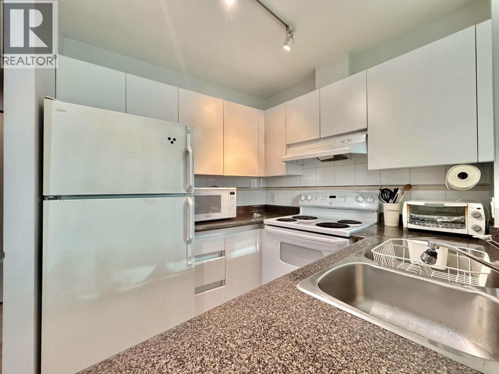 501 989 NELSON STREET, Vancouver - Image 1