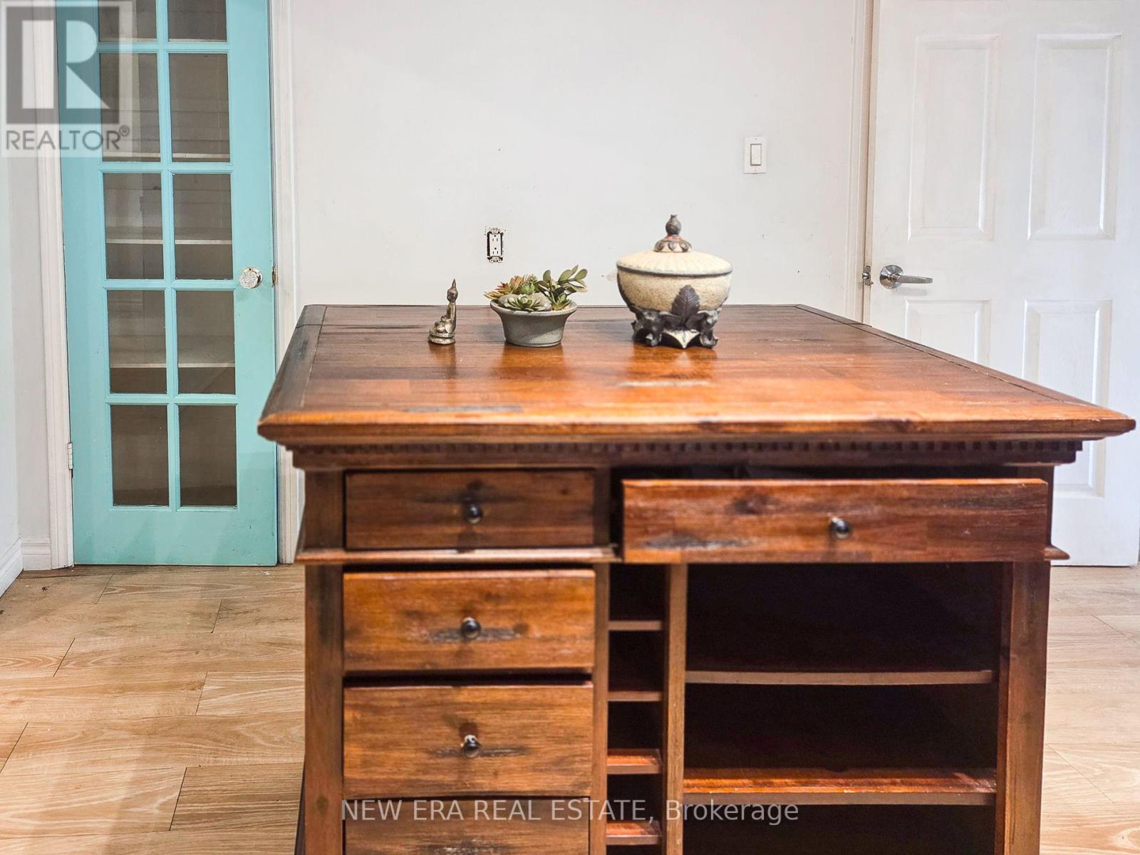 212 Niagara Street — photo 20