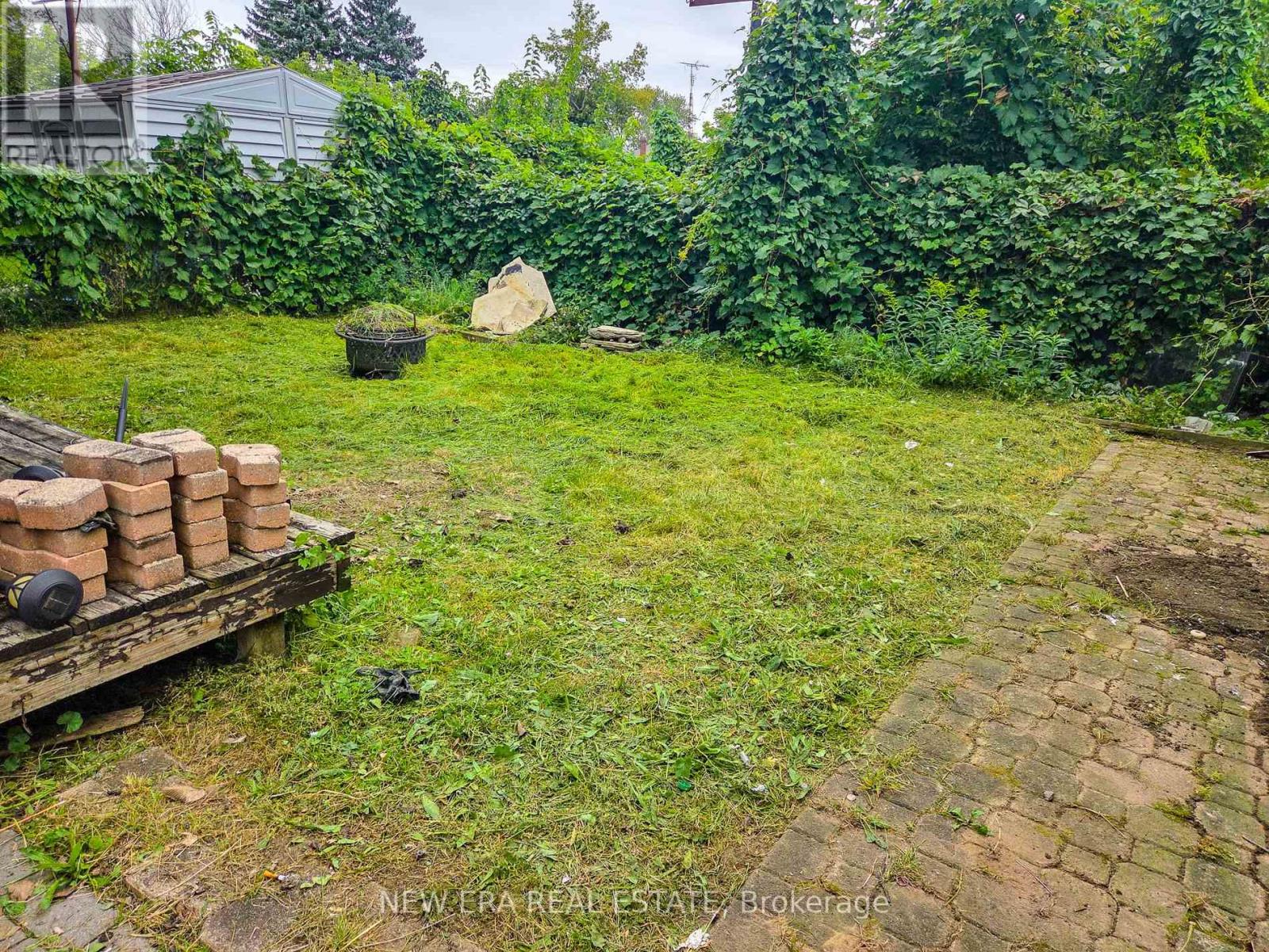 212 Niagara Street — photo 28
