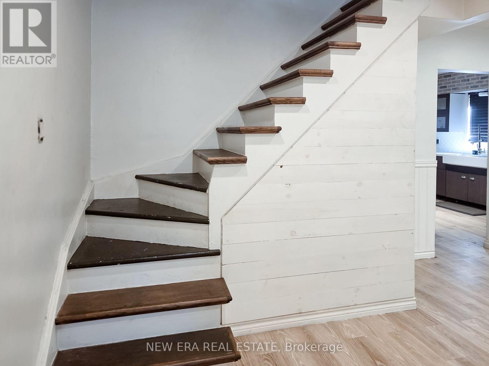 212 Niagara Street — photo 22