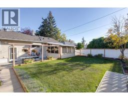 275 Northmount Drive NW - photo 31