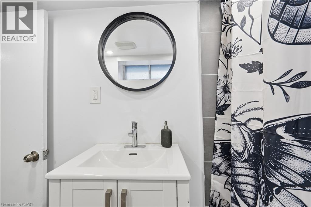 658 UPPER WELLINGTON Street - Image 37