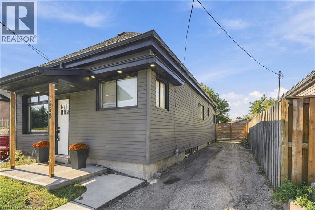 658 UPPER WELLINGTON Street - Image 4