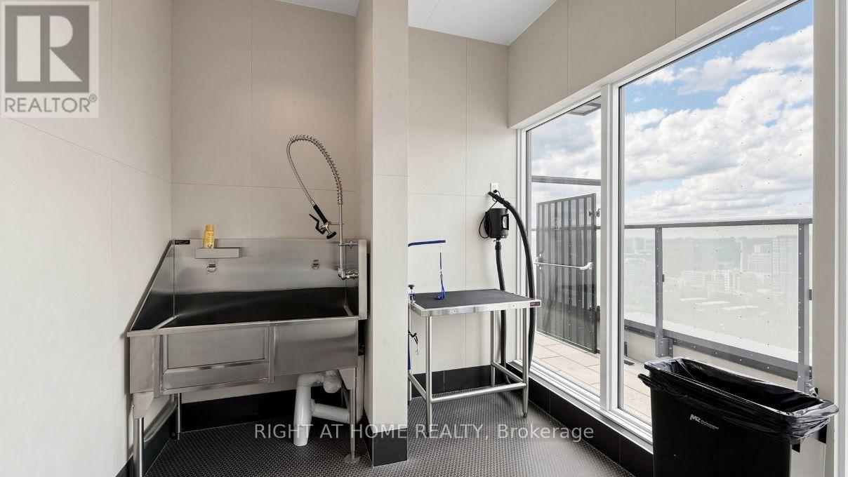 280 Dundas Street West — photo 12