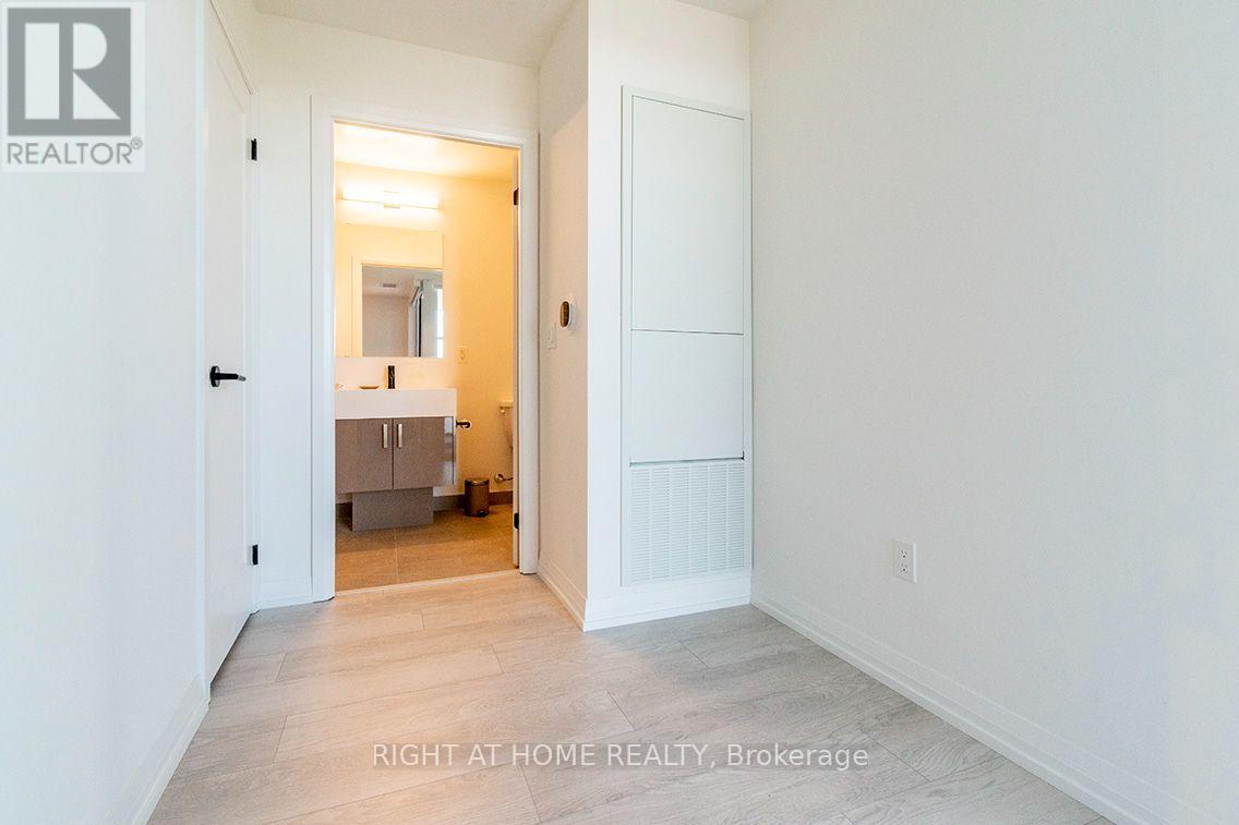 280 Dundas Street West — photo 18