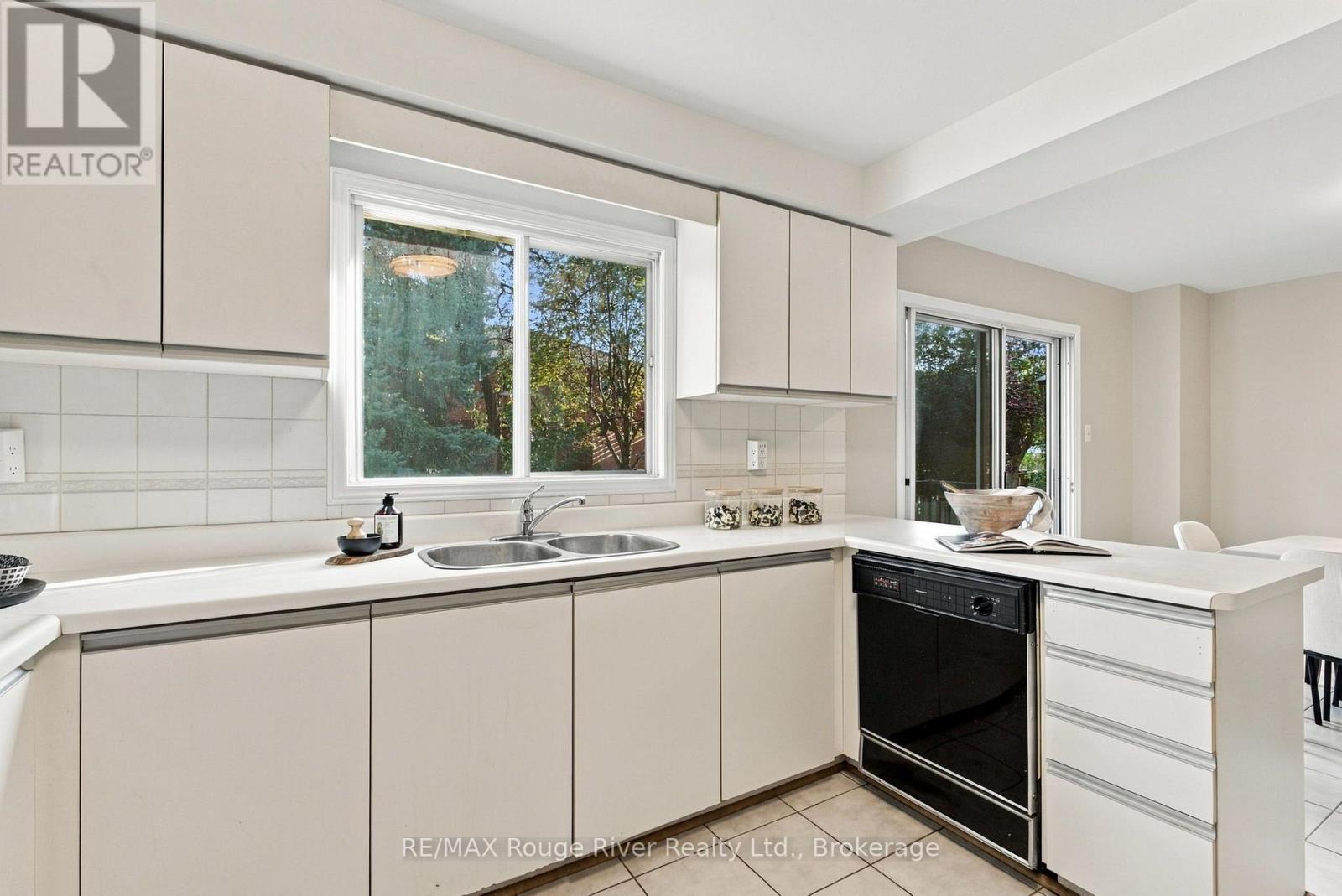 51 Lofthouse Drive, Whitby, ON photo 15