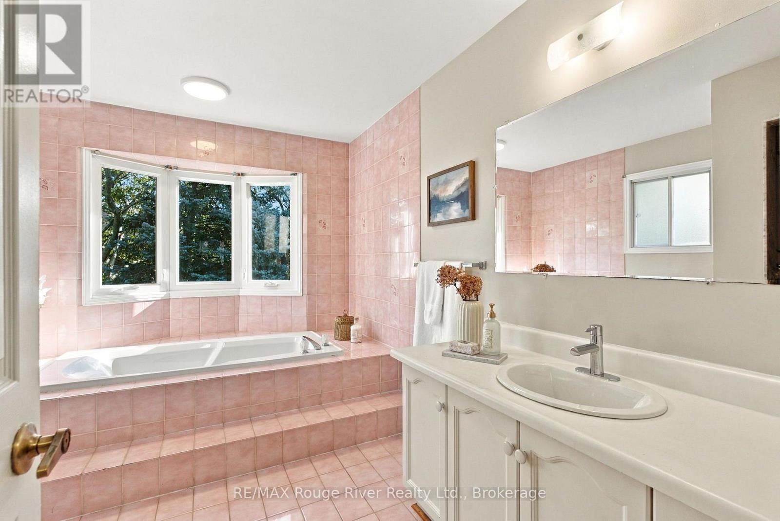 51 LOFTHOUSE DRIVE - 26