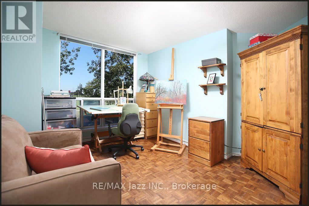 #105 360 WATSON STREET W - 20