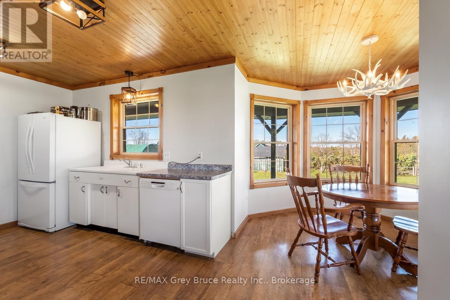 402622 GREY 17 ROAD - Image 16
