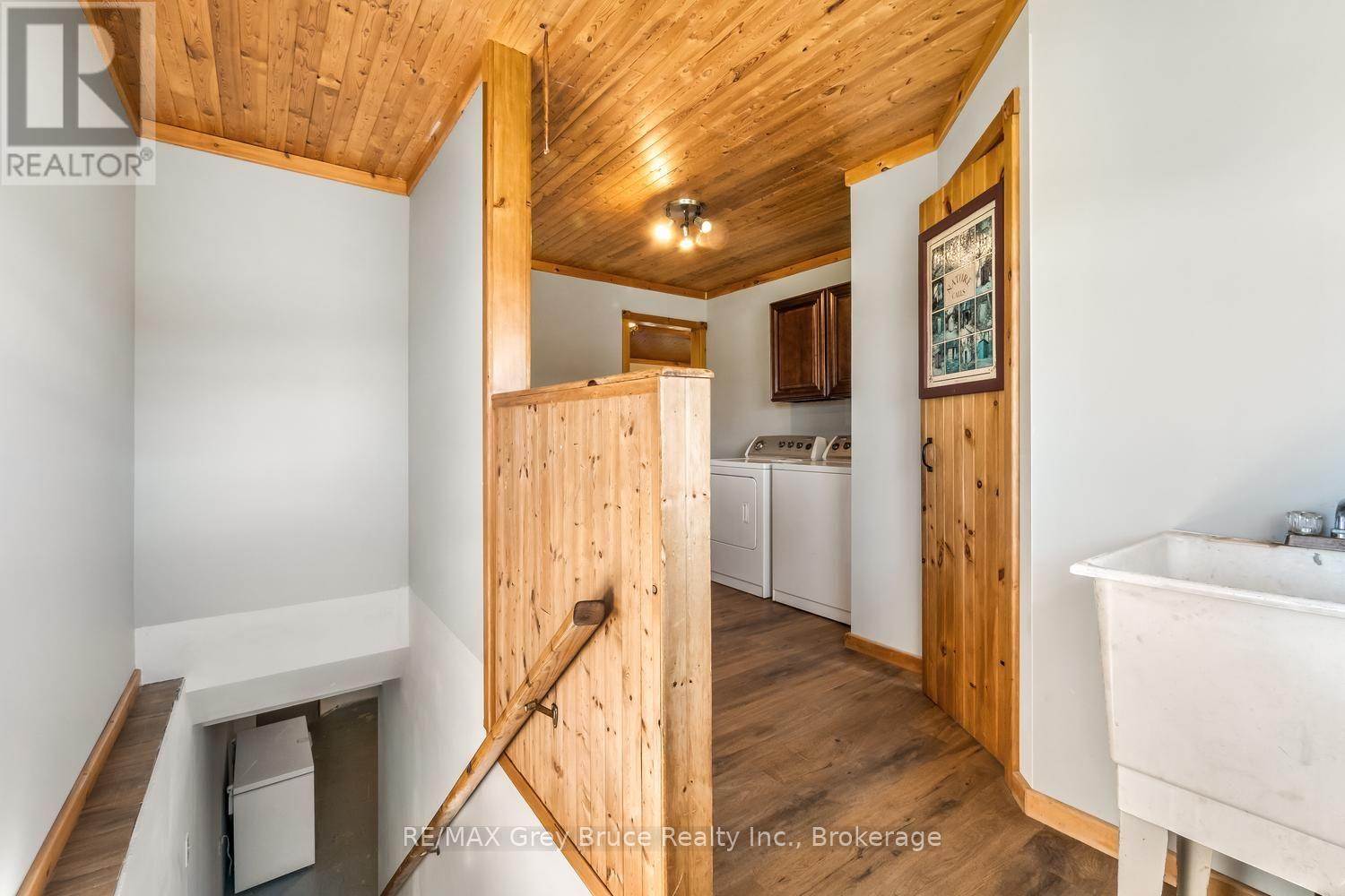 402622 GREY 17 ROAD - 26
