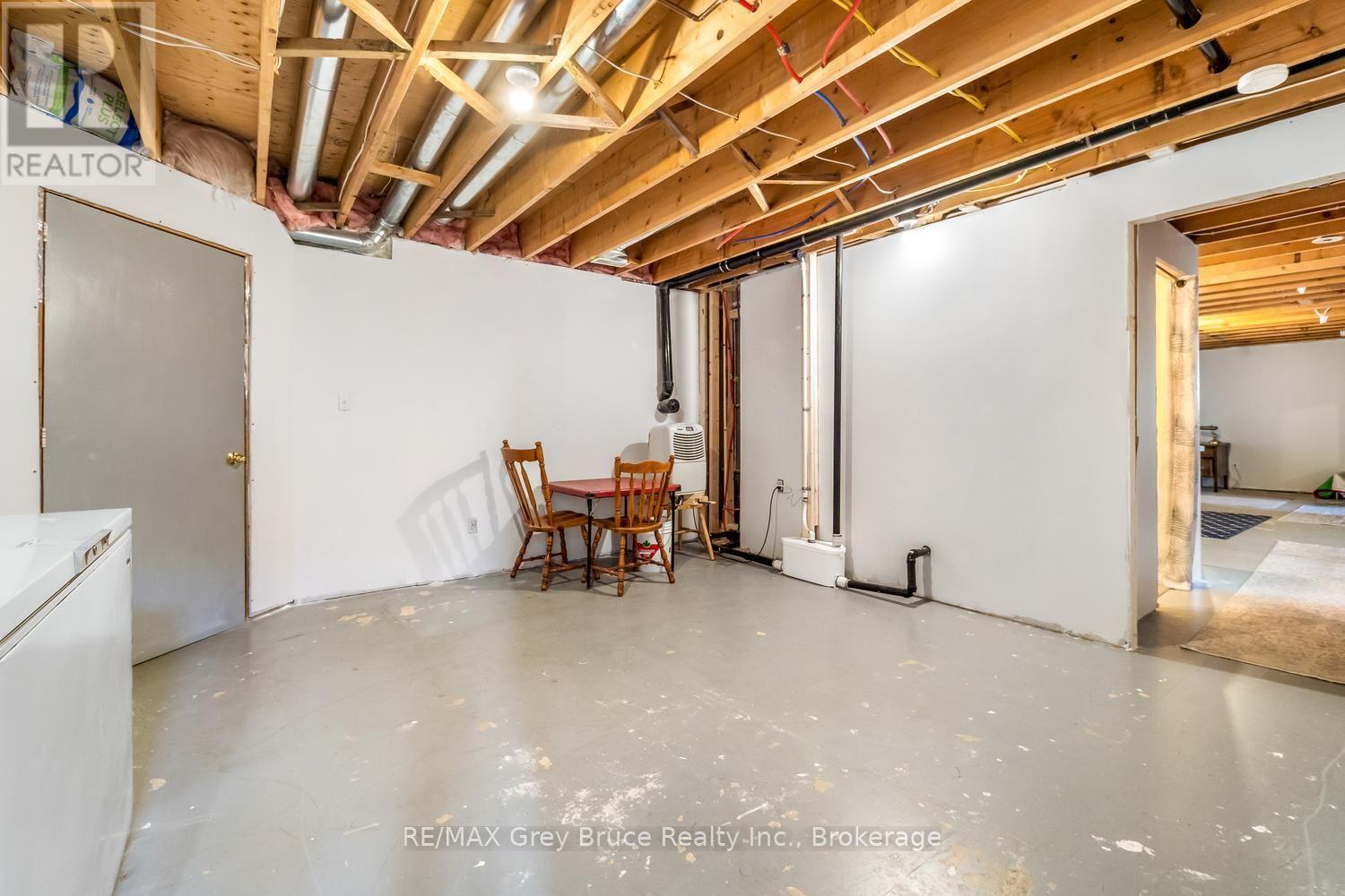 402622 GREY 17 ROAD - Image 28