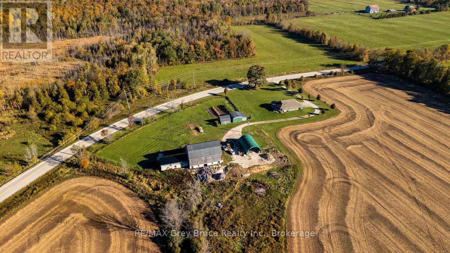 402622 GREY 17 ROAD - Image 39