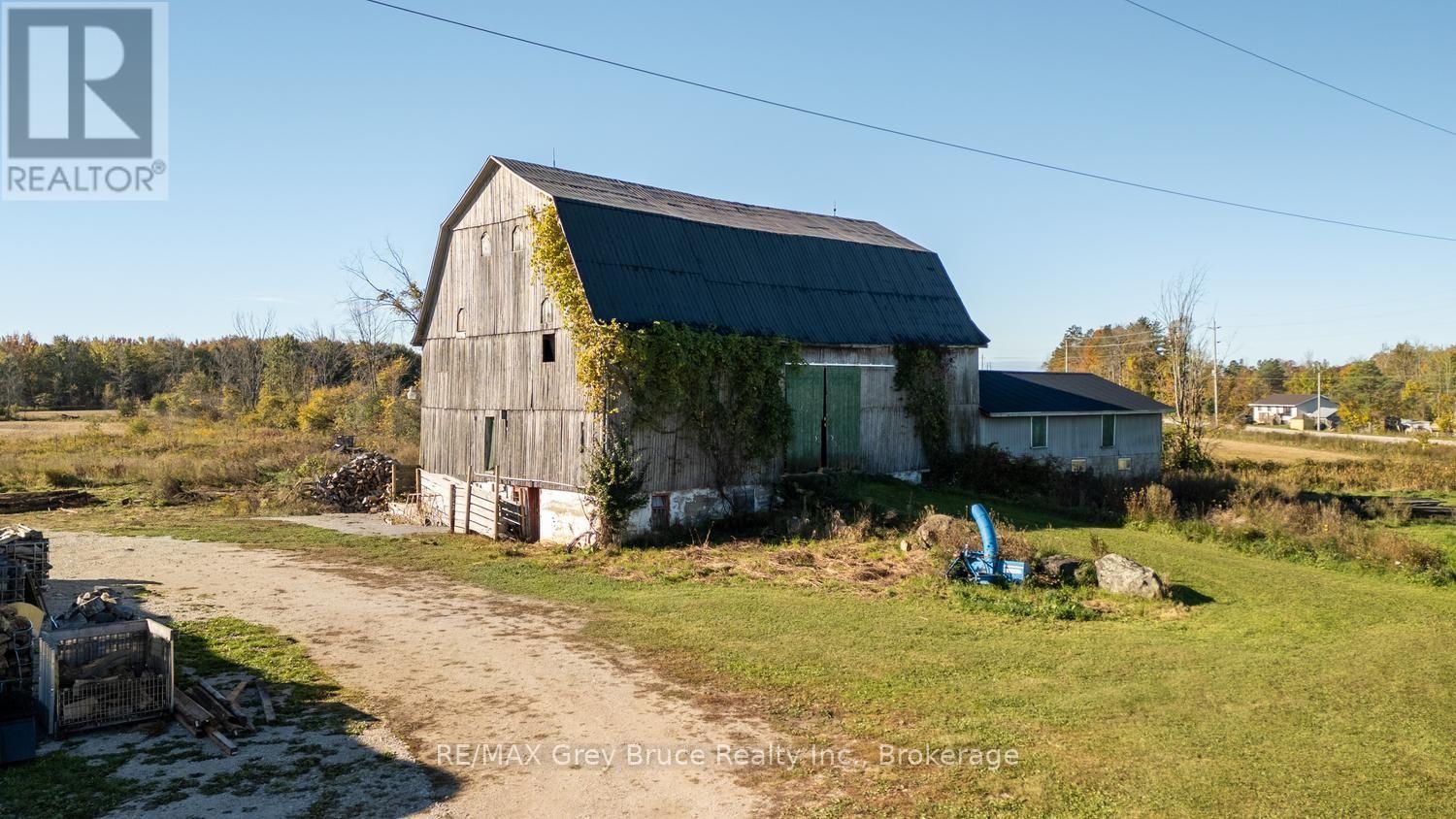 402622 GREY 17 ROAD - 42
