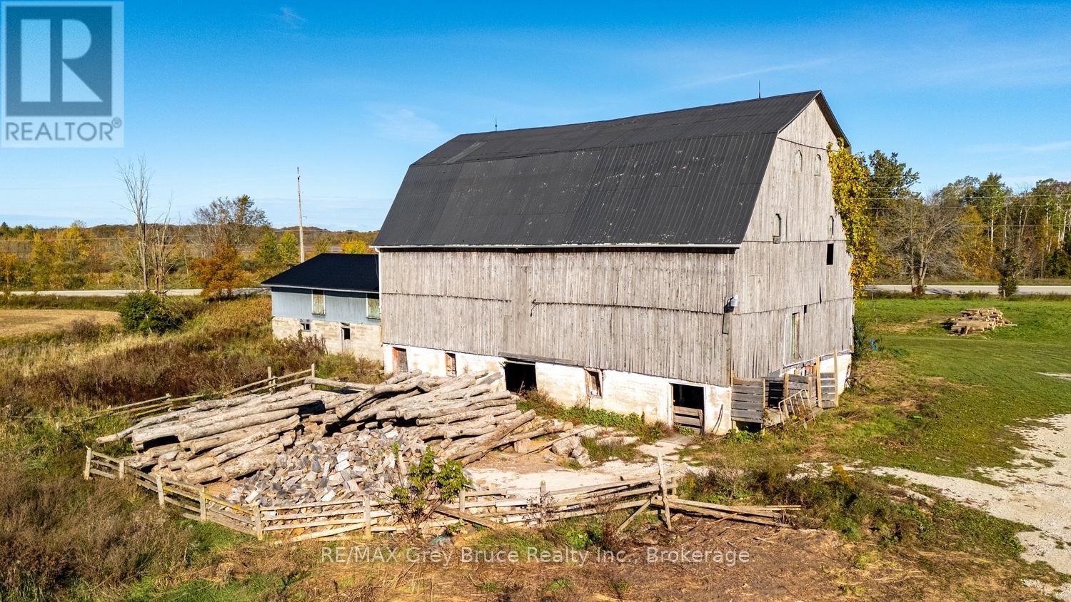 402622 GREY 17 ROAD - 43