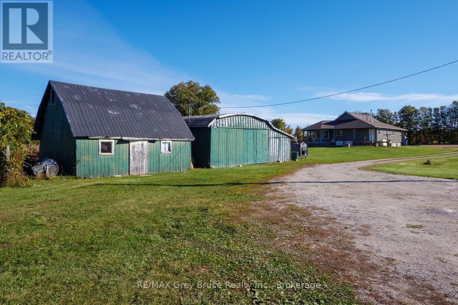 402622 GREY 17 ROAD - 46