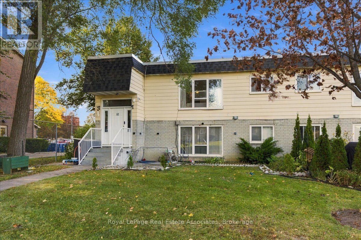 1-4- 540 Mary Street East, Whitby, ON photo 1