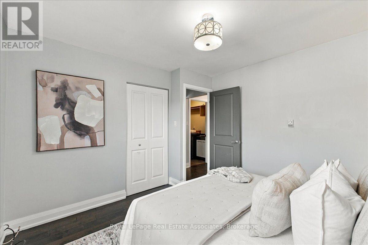 #1-4 540 MARY STREET E - 30