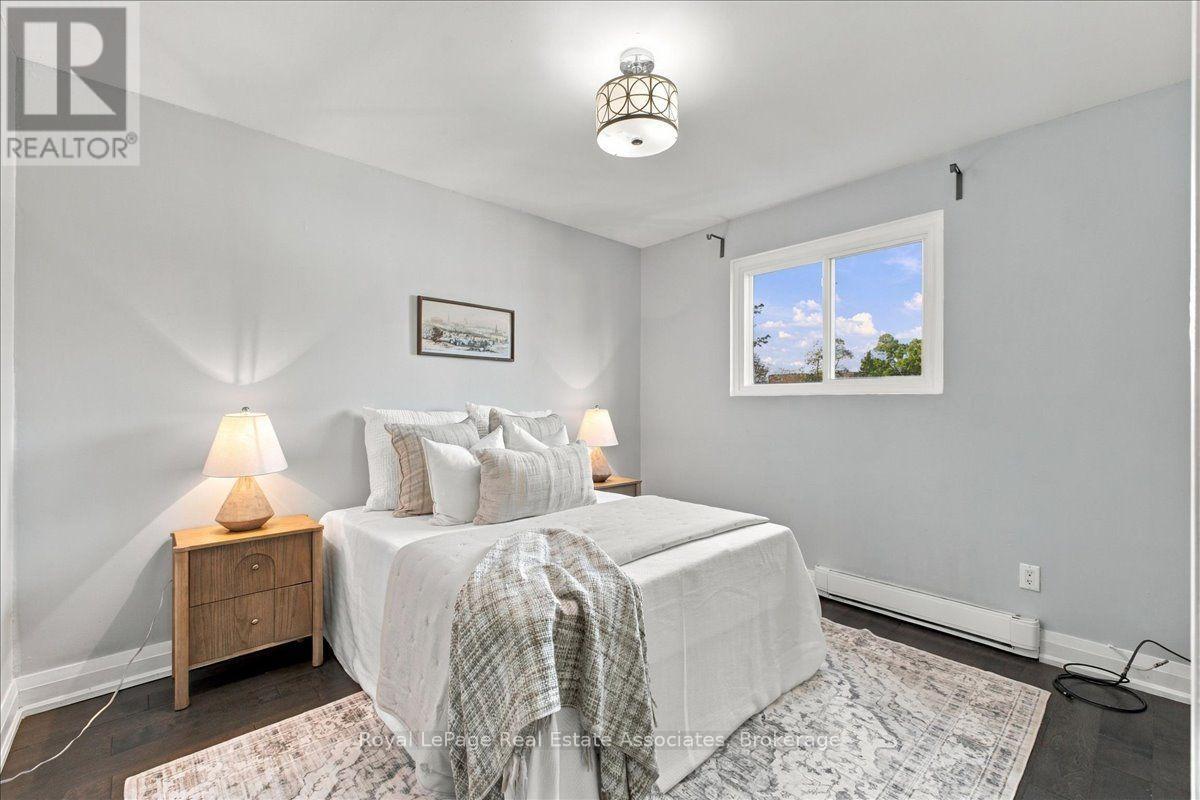 #1-4 540 MARY STREET E - 31