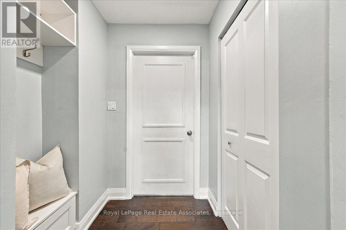 #1-4 540 MARY STREET E - 5