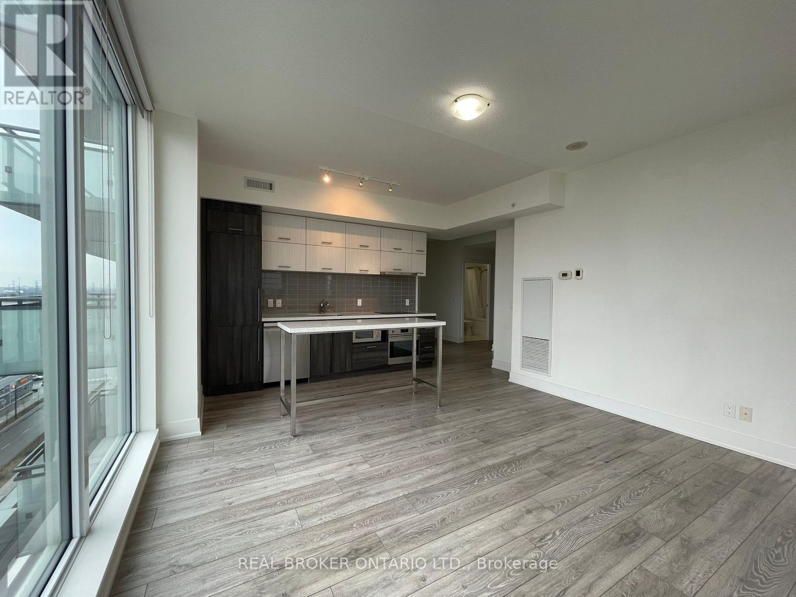 180 Enterprise Boulevard — photo 10