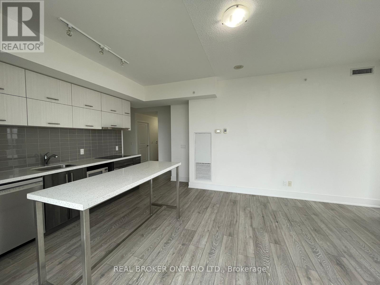 180 Enterprise Boulevard — photo 12