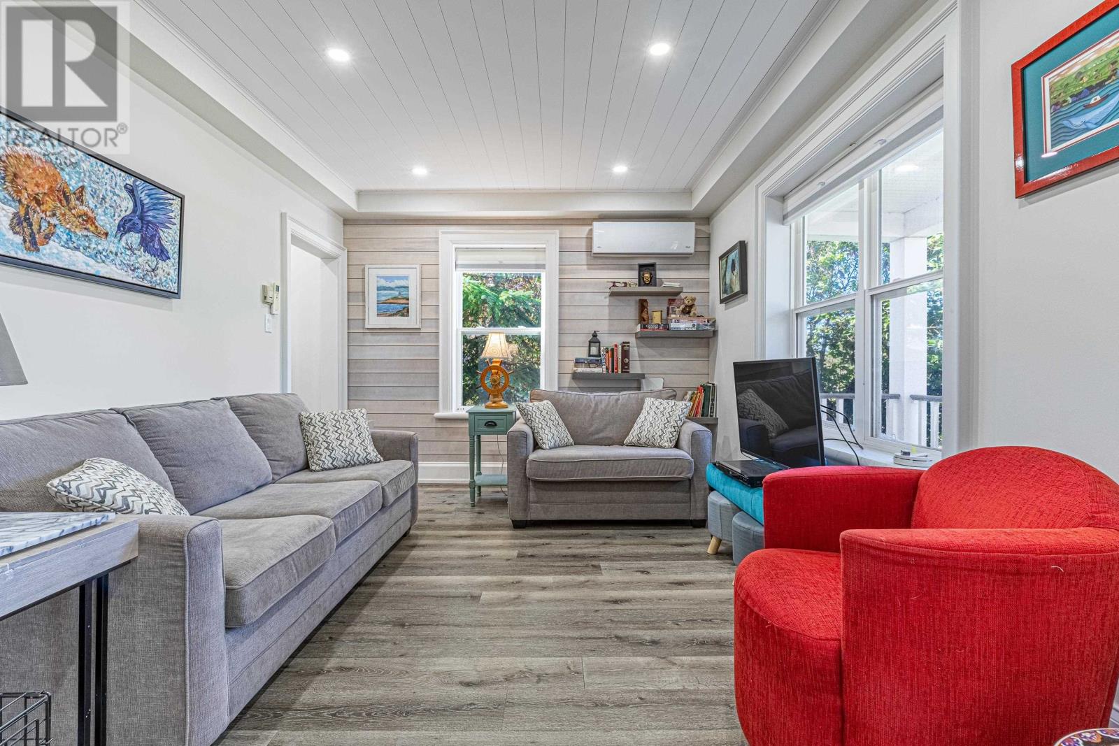 23 WESTVIEW Drive - 7