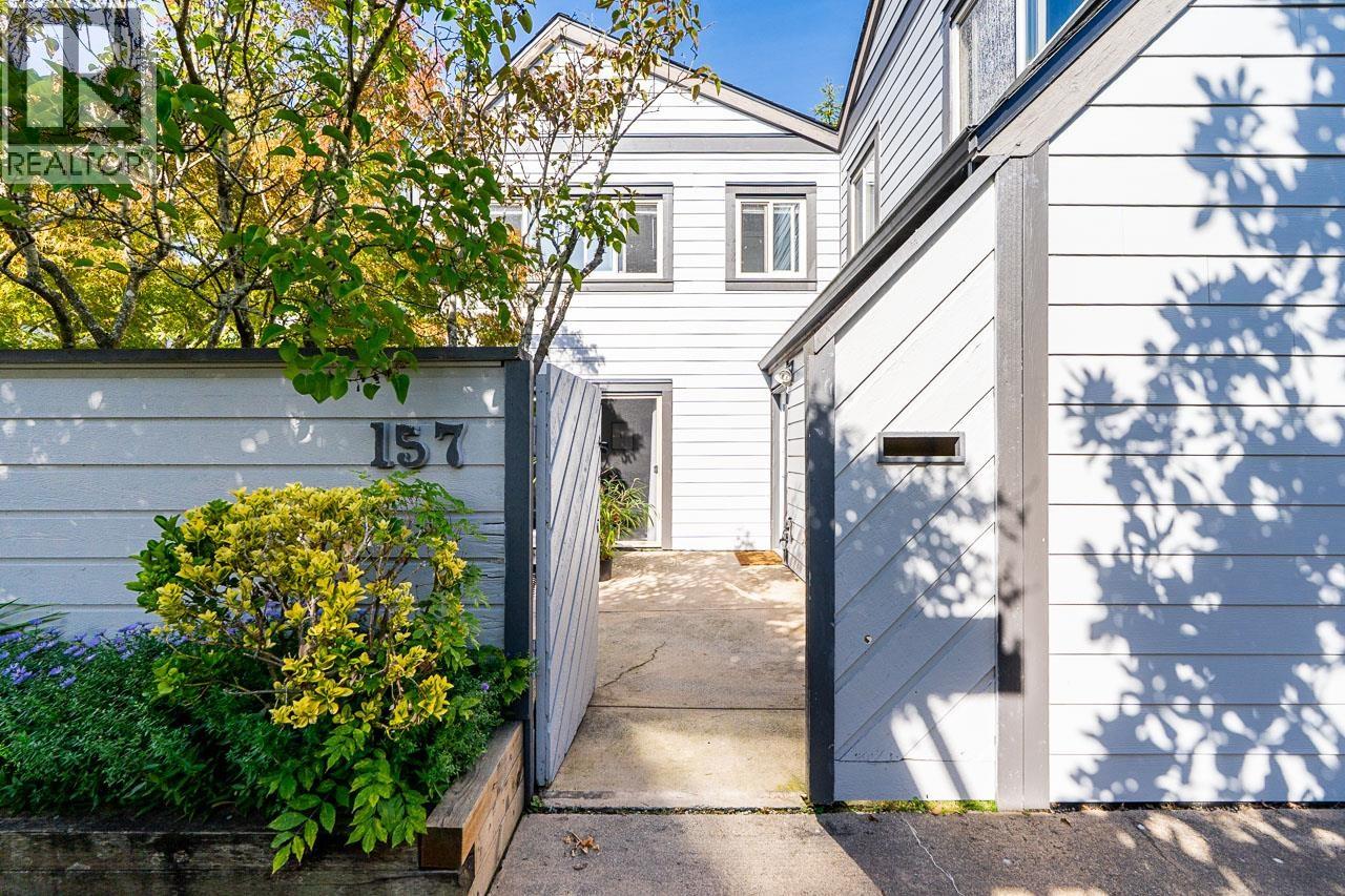 Photo of 157 5421 10 AVENUE 30