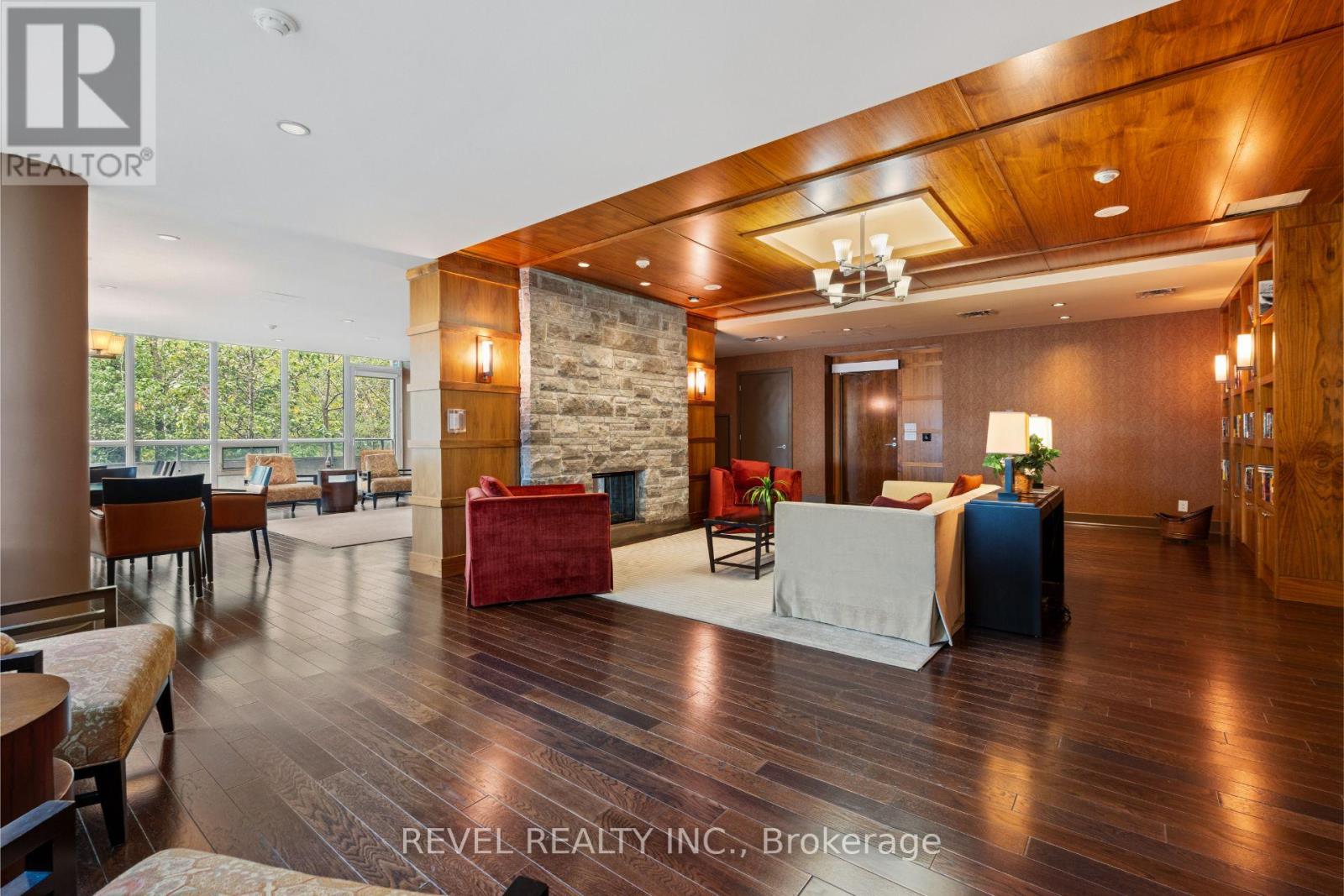 #511 1055 SOUTHDOWN ROAD - 28
