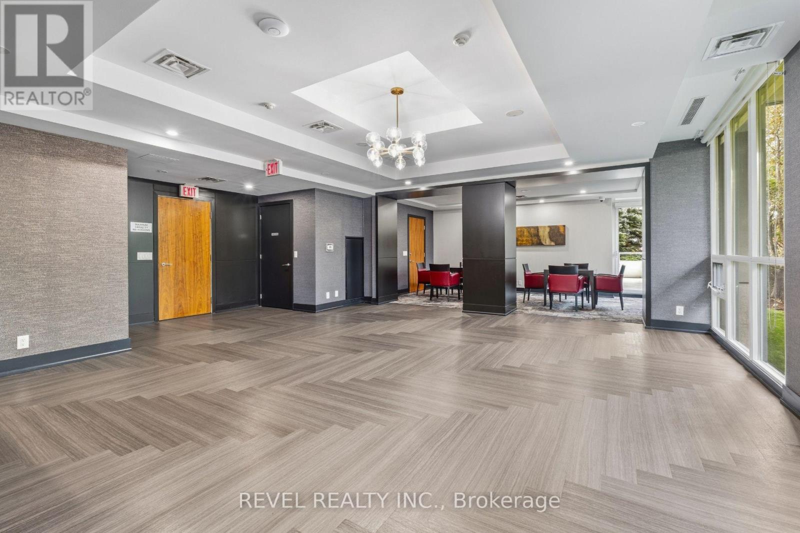 #511 1055 SOUTHDOWN ROAD - 33