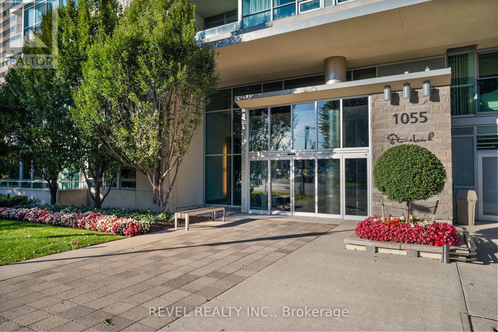 #511 1055 SOUTHDOWN ROAD - 39