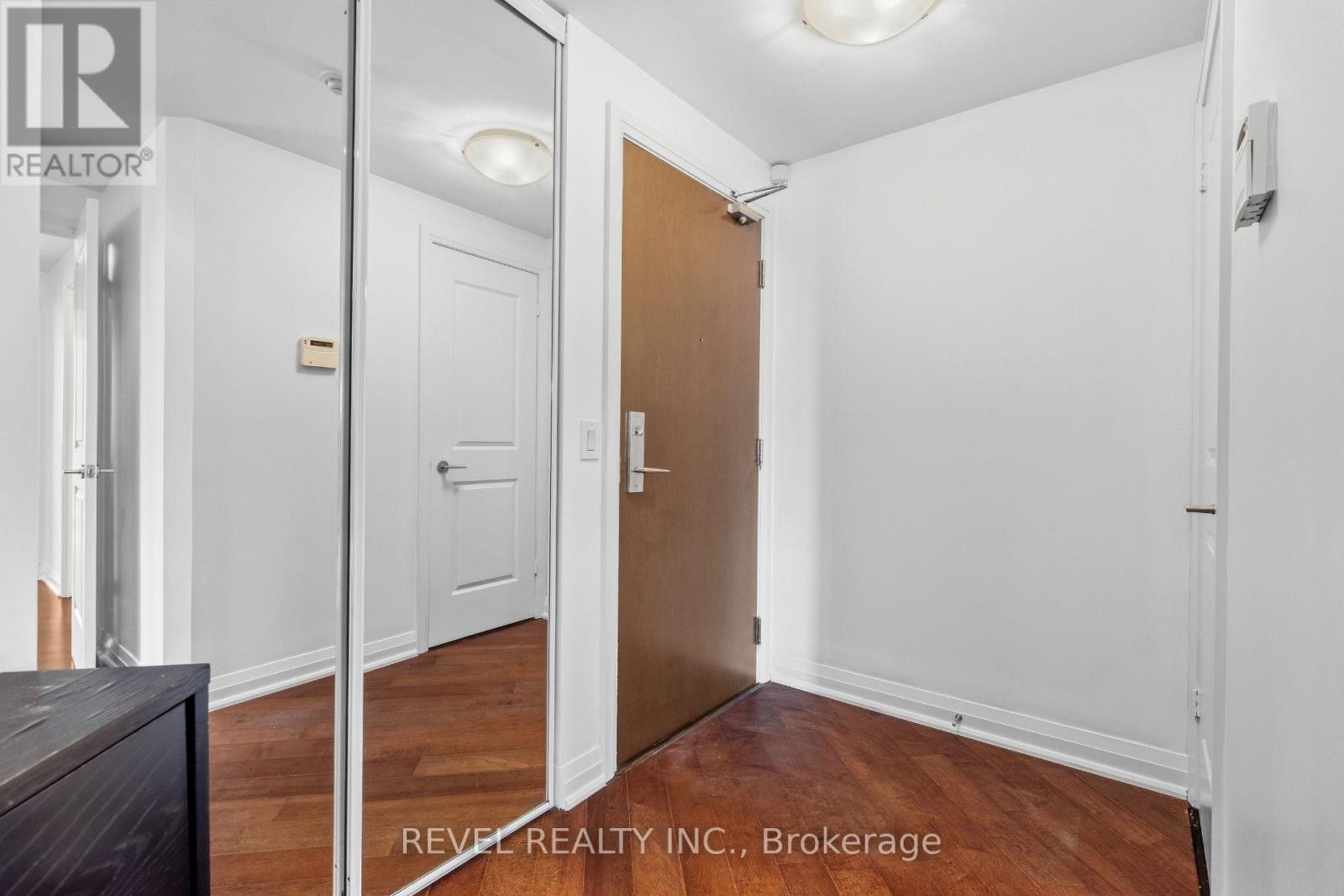 #511 1055 SOUTHDOWN ROAD - 4