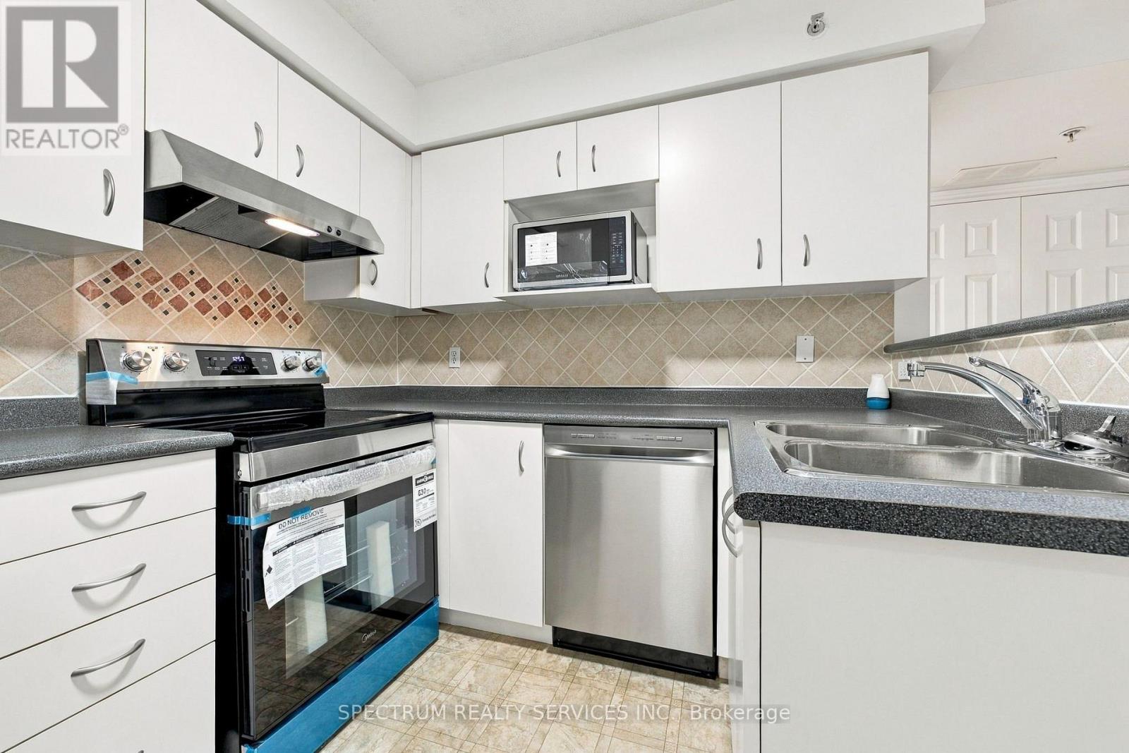 208- 1480 Bishops Gate, Oakville, ON photo 12
