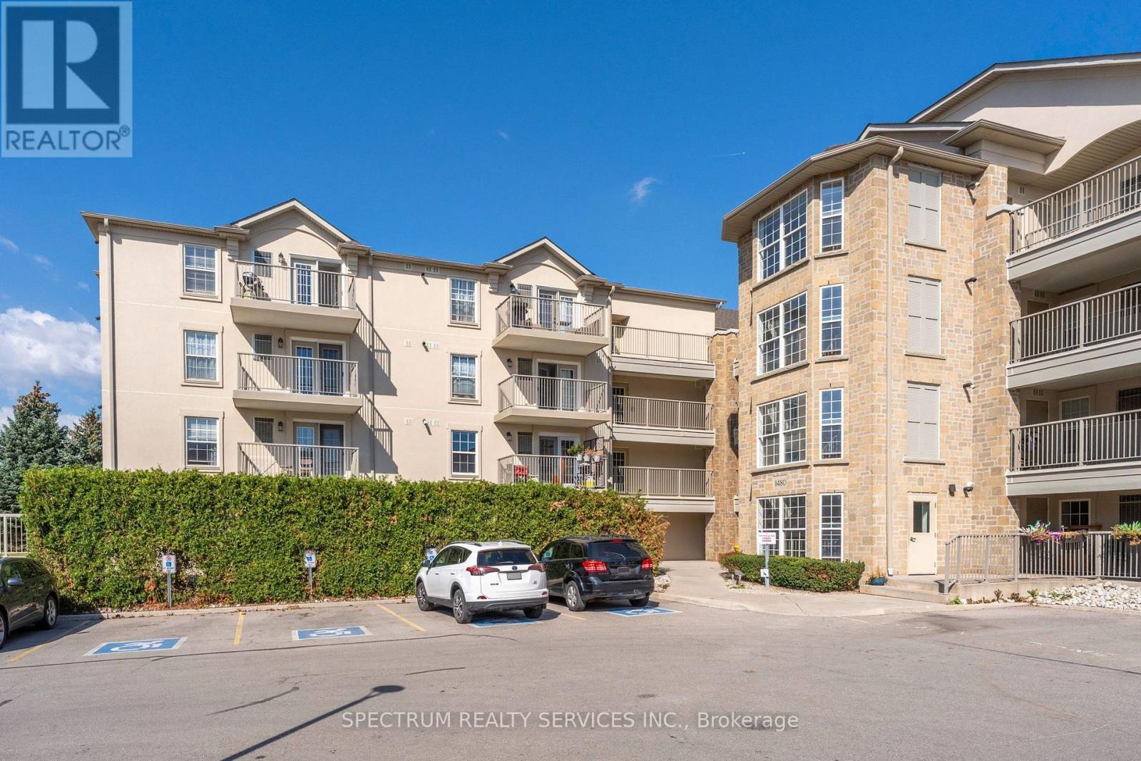 208- 1480 Bishops Gate, Oakville, ON photo 2