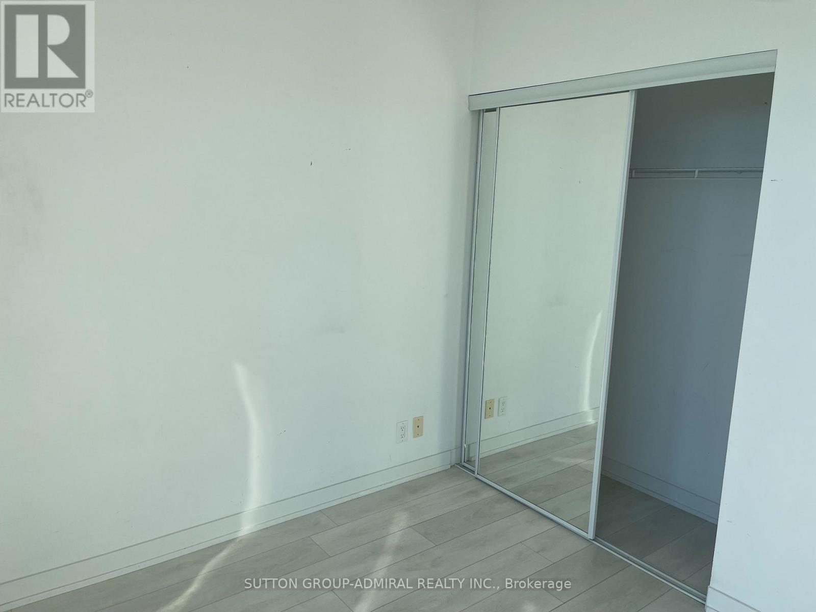 2212 Lake Shore Boulevard West — photo 12