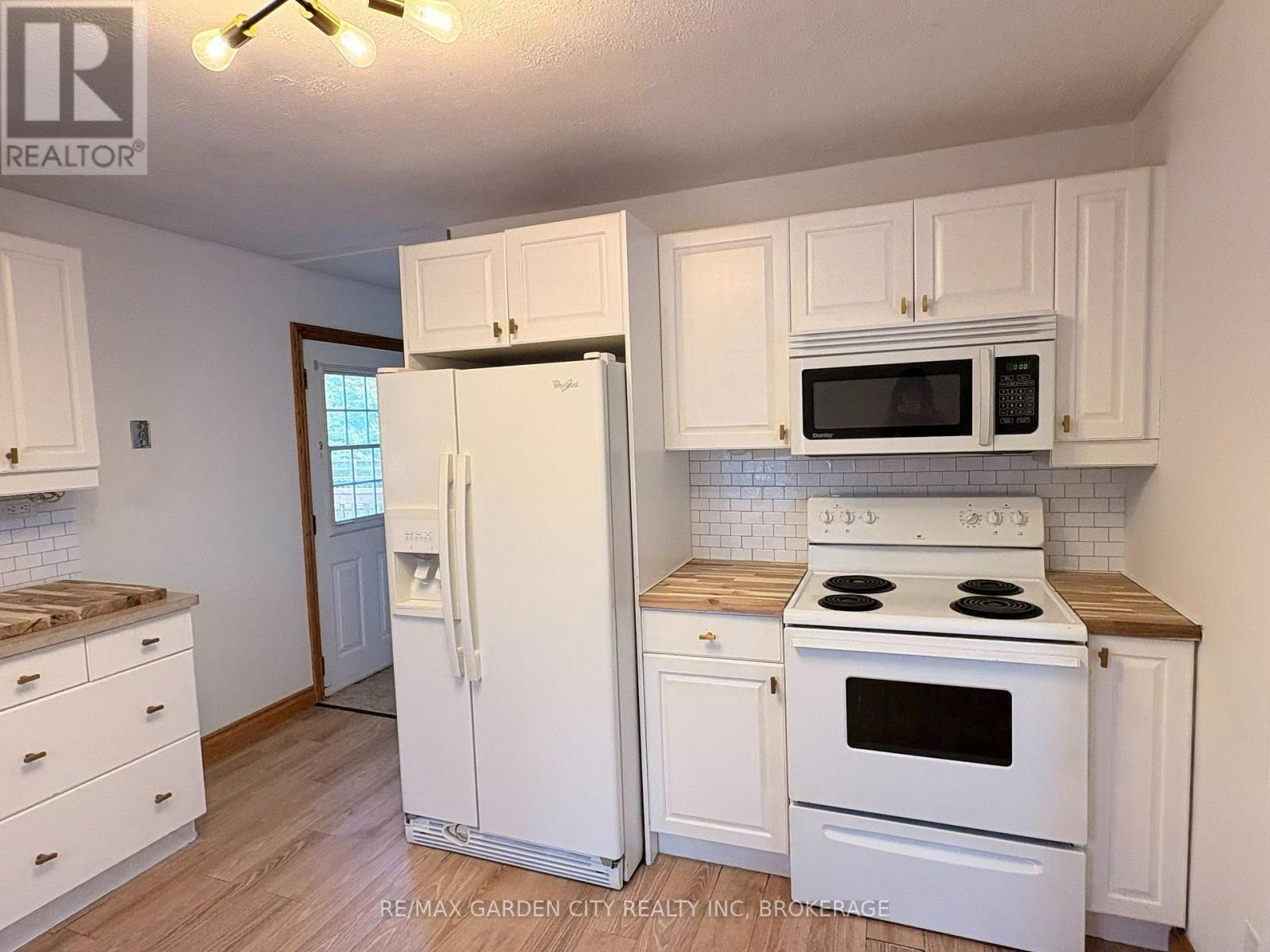 41 Port Robinson Road — photo 44