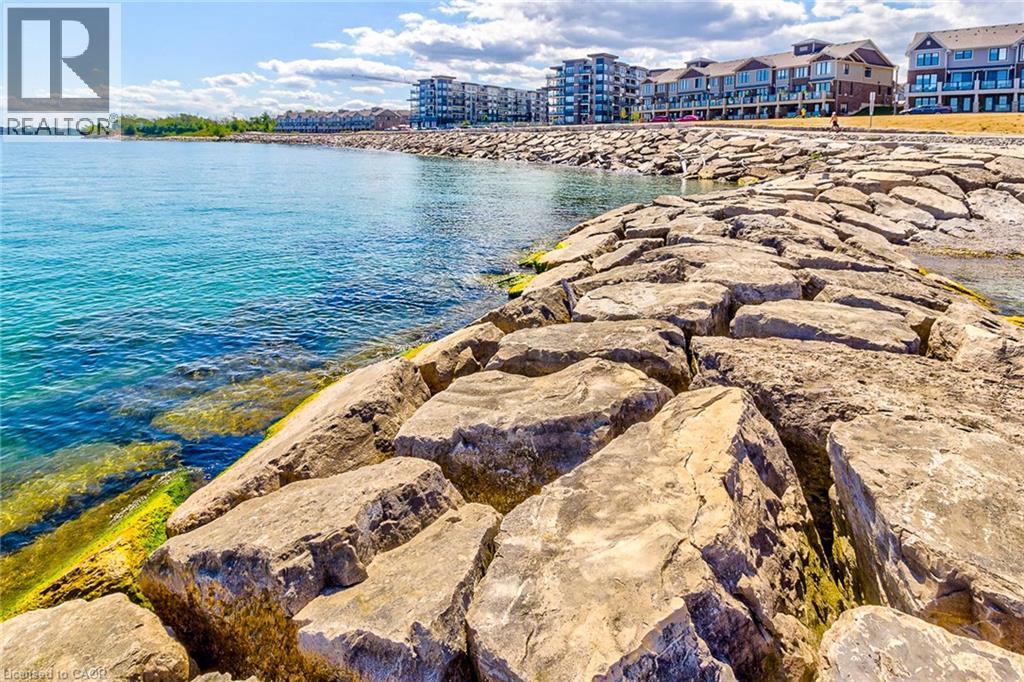 65 WATERVIEW Lane - 16