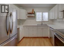 10, 707 Westmount Drive - photo 1