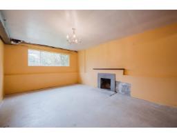 13696 Blackburn Avenue, White Rock, BC V4B2Y8 Photo 19
