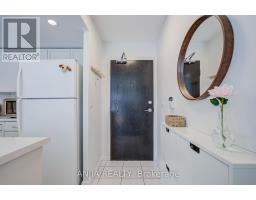 2011 - 8 Park Road, Toronto, ON M4W3S5 Photo 8