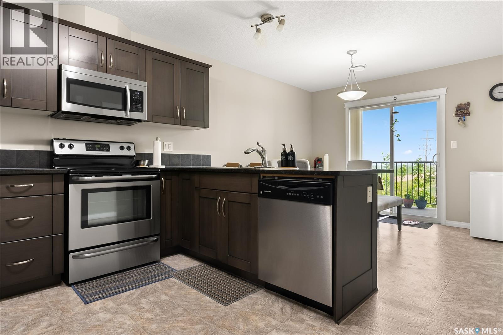 #305 3822 Dewdney AVENUE E - 10