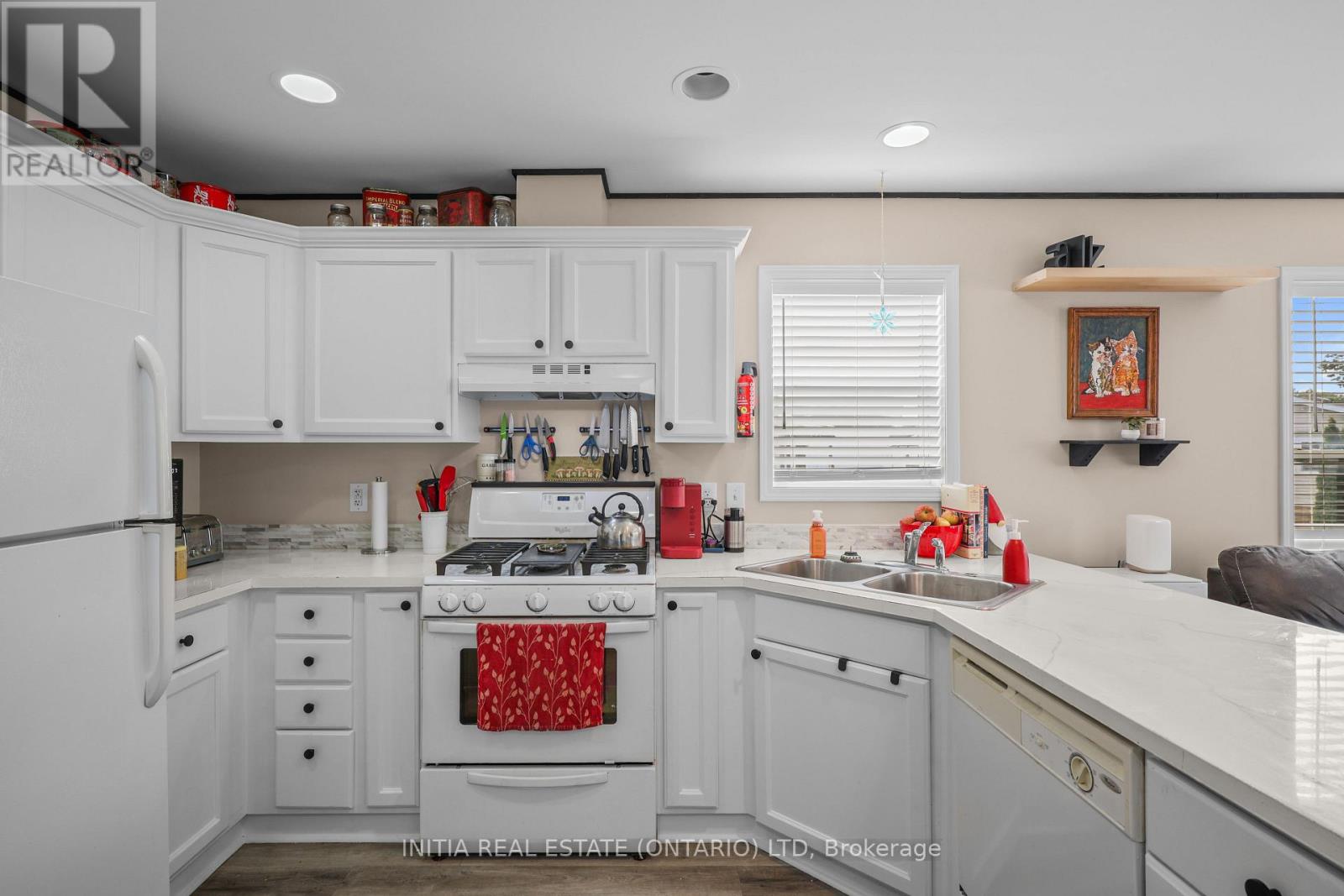 #57 2189 DUNDAS STREET - 5