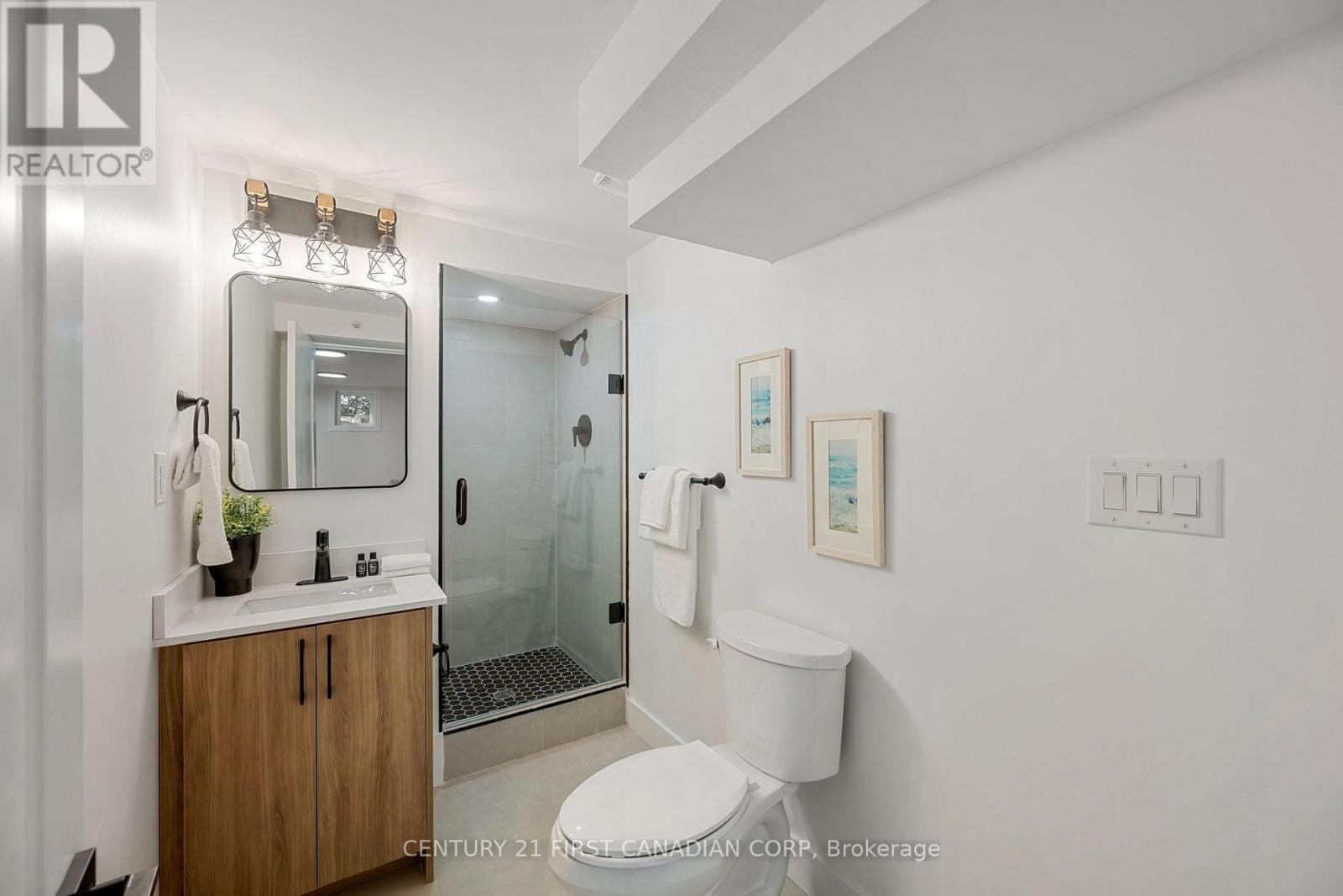 1492 NORTH VERNON AVENUE - 25