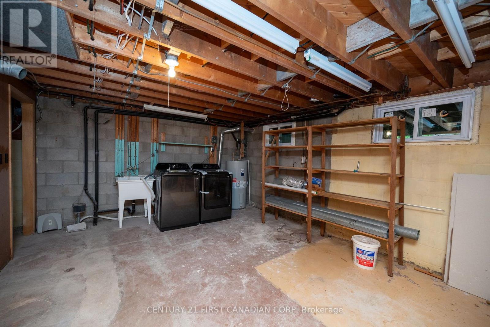 1492 NORTH VERNON AVENUE - 37