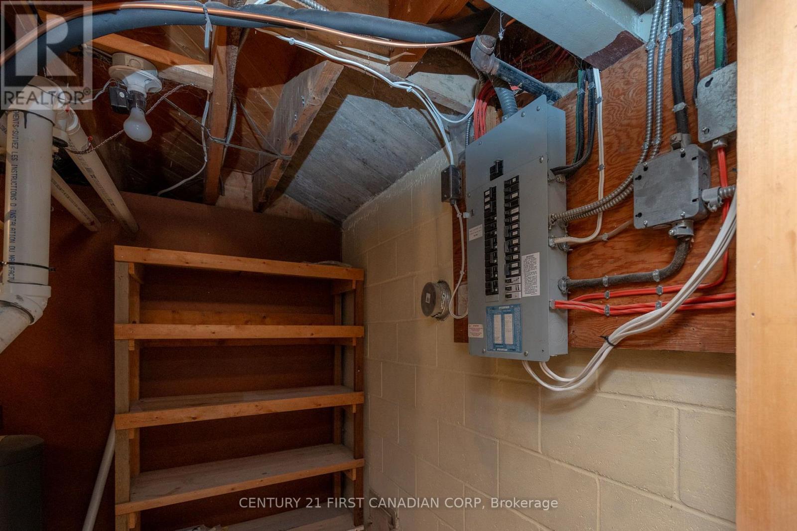 1492 NORTH VERNON AVENUE - Image 39