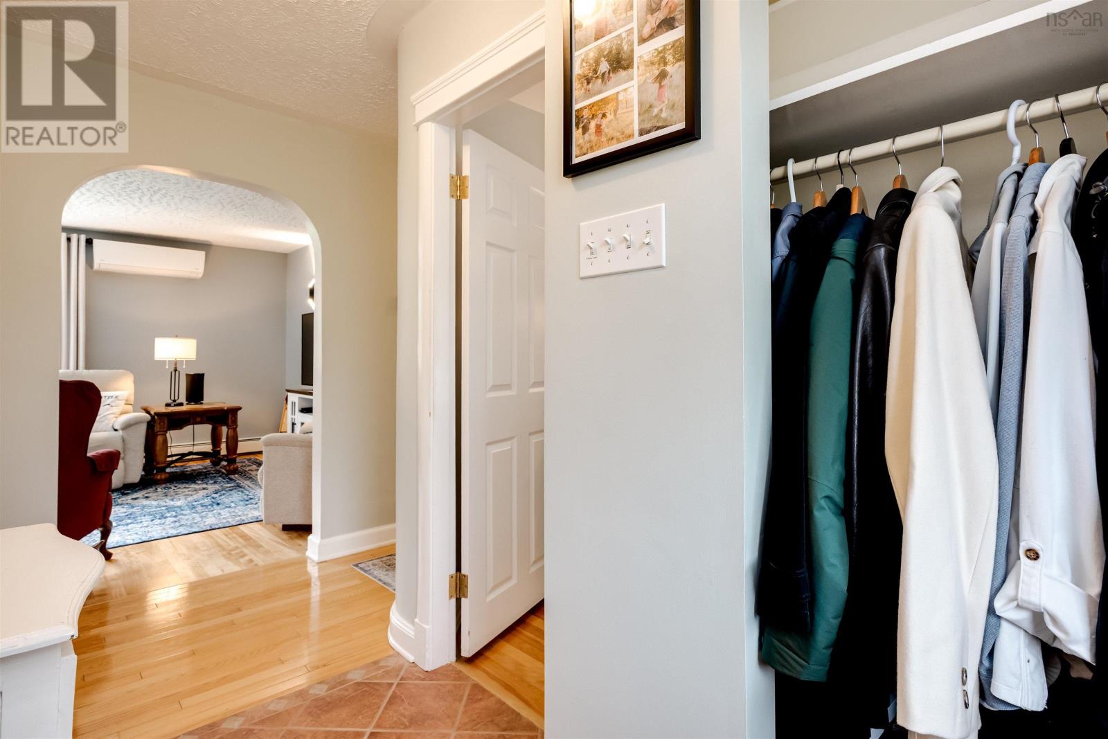 Property 39 of 50 of 10 Connaught Ave Avenue