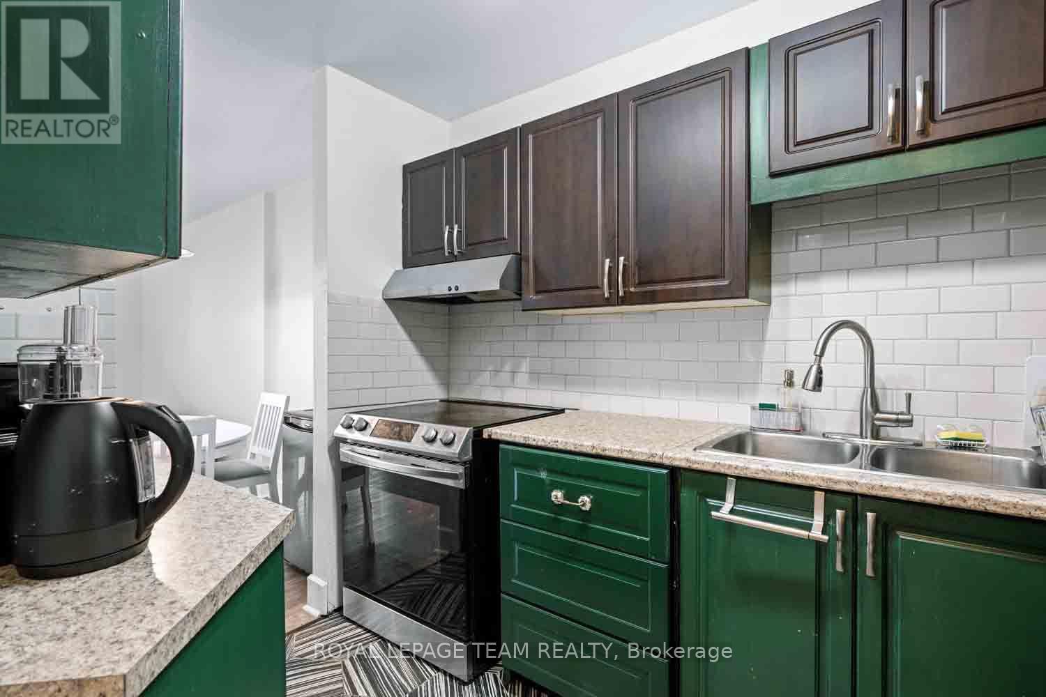 #409 2000 JASMINE CRESCENT - Image 15