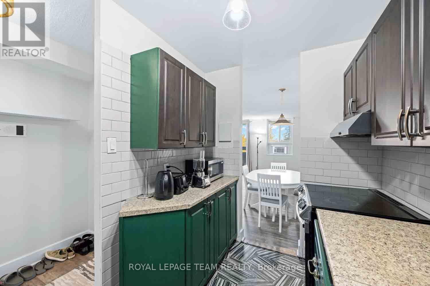 #409 2000 JASMINE CRESCENT - Image 16