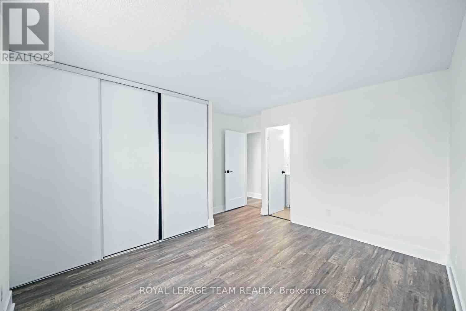 #409 2000 JASMINE CRESCENT - Image 24